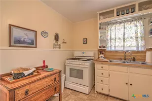 907 S 39th St, Temple, TX 76504 - Photo 16