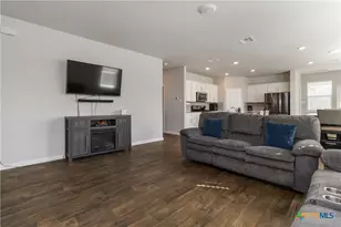 104 Sky Meadows Cir, San Marcos, TX 78666 - Photo 4