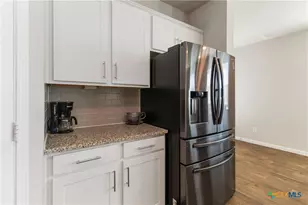 104 Sky Meadows Cir, San Marcos, TX 78666 - Photo 8