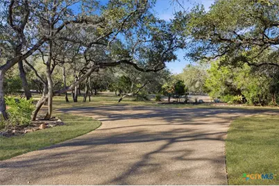 133 Mariposa Loop, New Braunfels, TX 78132 - Photo 2
