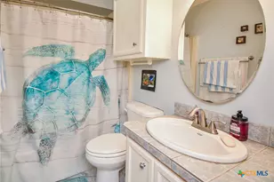 1495 W Bayshore Dr, Palacios, TX 77465 - Photo 32