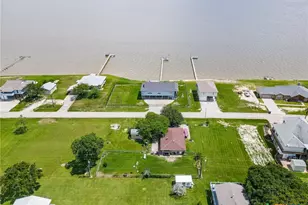 1495 W Bayshore Dr, Palacios, TX 77465 - Photo 40