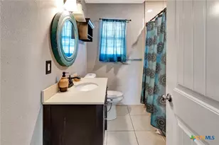 1303 E North St, Victoria, TX 77901 - Photo 24