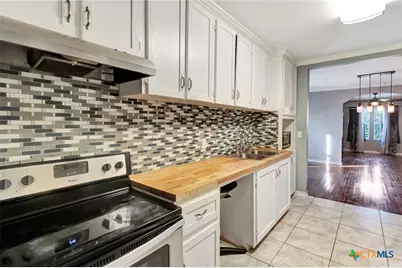 1303 E North Street, Victoria, TX 77901 - Photo 16