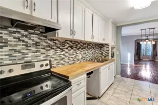 1303 E North St, Victoria, TX 77901 - Photo 16