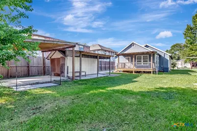 1303 E North Street, Victoria, TX 77901 - Photo 32