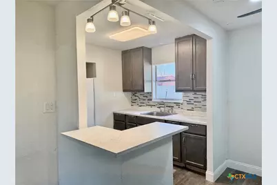 2204 E Colorado Street, Victoria, TX 77901 - Photo 4