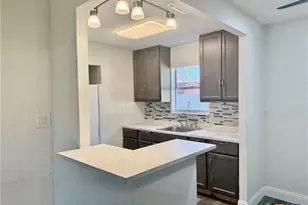 2204 E Colorado St, Victoria, TX 77901 - Photo 4