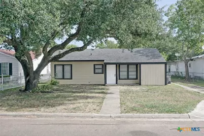 2204 E Colorado Street, Victoria, TX 77901 - Photo 1