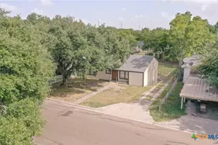 2204 E Colorado St, Victoria, TX 77901 - Photo 18