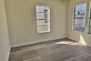 2204 E Colorado St, Victoria, TX 77901 - Photo 10