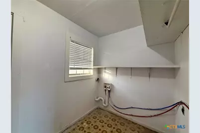 2407 E Airline Road, Victoria, TX 77901 - Photo 34