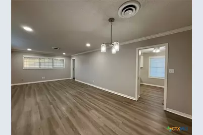 2407 E Airline Road, Victoria, TX 77901 - Photo 6