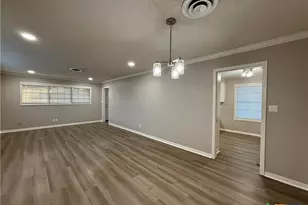 2407 E Airline Rd, Victoria, TX 77901 - Photo 6