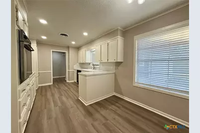 2407 E Airline Road, Victoria, TX 77901 - Photo 8