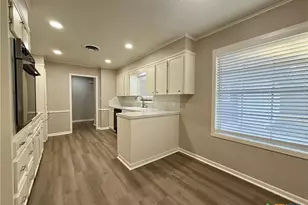 2407 E Airline Rd, Victoria, TX 77901 - Photo 8