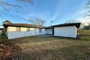 2407 E Airline Rd, Victoria, TX 77901 - Photo 36