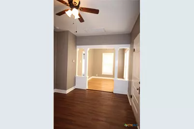 516 E Mountain Street, Seguin, TX 78155 - Photo 4