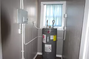 516 E Mountain St, Seguin, TX 78155 - Photo 12