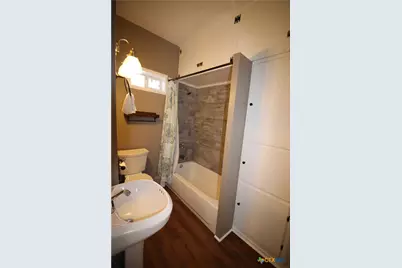 516 E Mountain Street, Seguin, TX 78155 - Photo 10