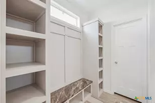 653 Co Rd 390, Gonzales, TX 78629 - Photo 20