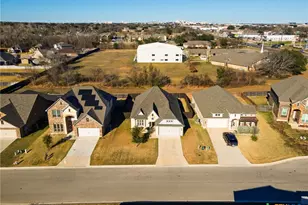 1612 Crooked Tree, Temple, TX 76502 - Photo 2