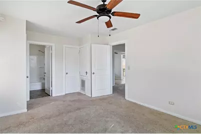 625 S Wells, Edna, TX 77957 - Photo 10