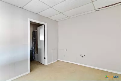 625 S Wells, Edna, TX 77957 - Photo 22