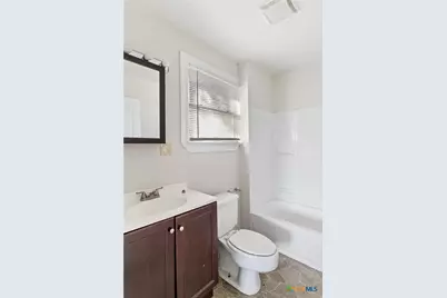 625 S Wells, Edna, TX 77957 - Photo 12