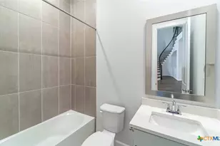 208 Lodestone Ln, Lakeway, TX 78738 - Photo 4