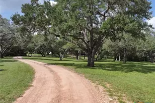 17901 S 87 N, Victoria, TX 77904 - Photo 2