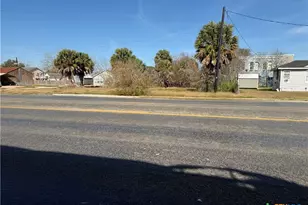 206 N Commerce St, Port Lavaca, TX 77979 - Photo 1