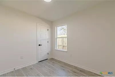 403 Bauer Street, Seguin, TX 78155 - Photo 6