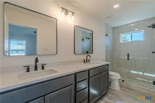 403 Bauer St, Seguin, TX 78155 - Photo 12