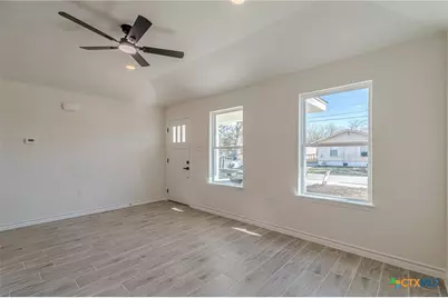 403 Bauer Street, Seguin, TX 78155 - Photo 20