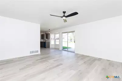 1609 Hughes Avenue, Copperas Cove, TX 76522 - Photo 2