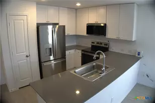 809 Riviera Ct, Seguin, TX 78155 - Photo 4