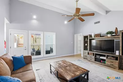 111 Avant Garde Drive, Victoria, TX 77901 - Photo 6