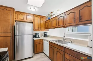 111 Avant Garde Dr, Victoria, TX 77901 - Photo 10