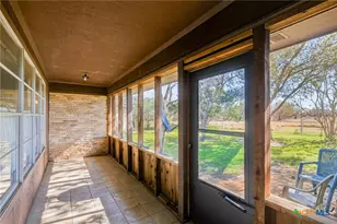 890 State Hwy 95, Yoakum, TX 77995 - Photo 6