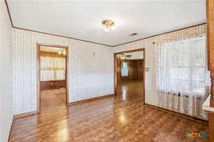 890 State Hwy 95, Yoakum, TX 77995 - Photo 12