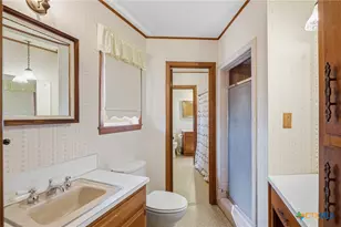 890 State Hwy 95, Yoakum, TX 77995 - Photo 16