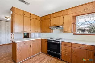 890 State Hwy 95, Yoakum, TX 77995 - Photo 8