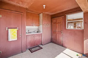 890 State Hwy 95, Yoakum, TX 77995 - Photo 22