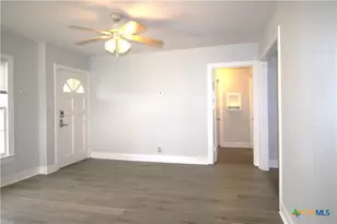 1109 Manor Dr, Victoria, TX 77901 - Photo 2