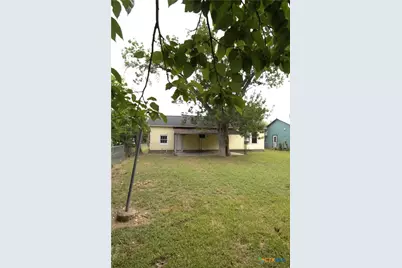 1109 Manor Drive, Victoria, TX 77901 - Photo 10