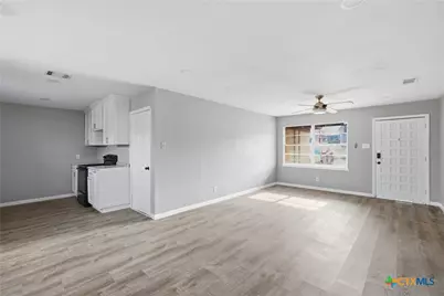 3901 Hiland Drive, Beverly Hills, TX 76711 - Photo 2