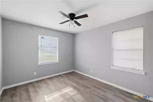 3901 Hiland Dr, Beverly Hills, TX 76711 - Photo 8