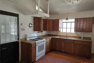 265 Sandy Oaks Dr, Seguin, TX 78155 - Photo 8