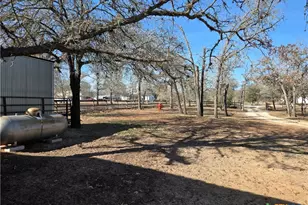 265 Sandy Oaks Dr, Seguin, TX 78155 - Photo 4